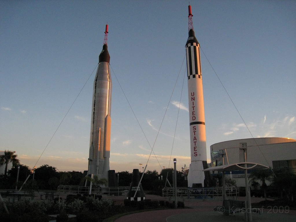 Disney 2010 D2 1280.jpg - January 9-11, 2010 Disney World Florida. Went to run the marathon. Sunday 5:40 AM start the race! Finish, go take a hot shower! Paul drove us over to Kennedy Space Center. Then buffet at Animal Kingdom for dinner!